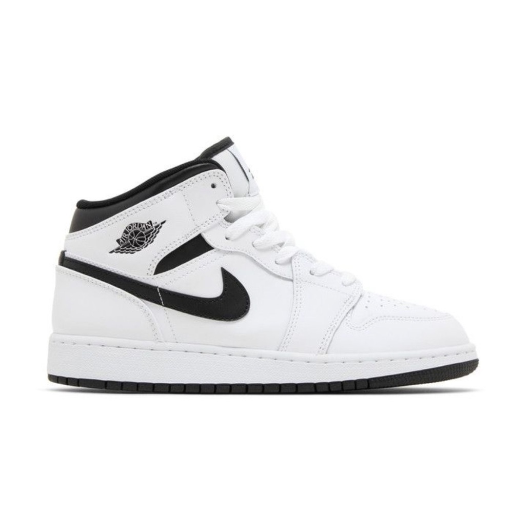 Jordan 1 mid
Gs
Reverse panda
Brand new - Picture 11 of 11